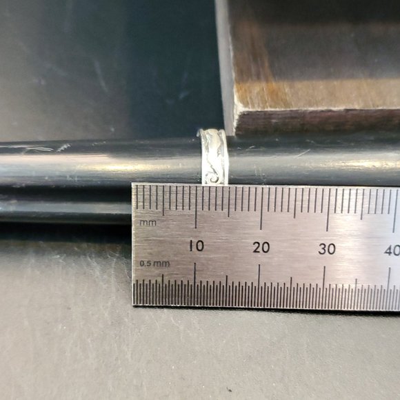 Size 4.25 925 Sterling Silver Tribal Pattern Rustic Toe Ring - Picture 5 of 6